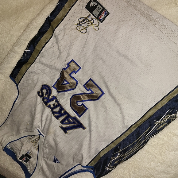 Authentic Official Kobe Bryant vintage #24 jersey - Picture 4 of 8